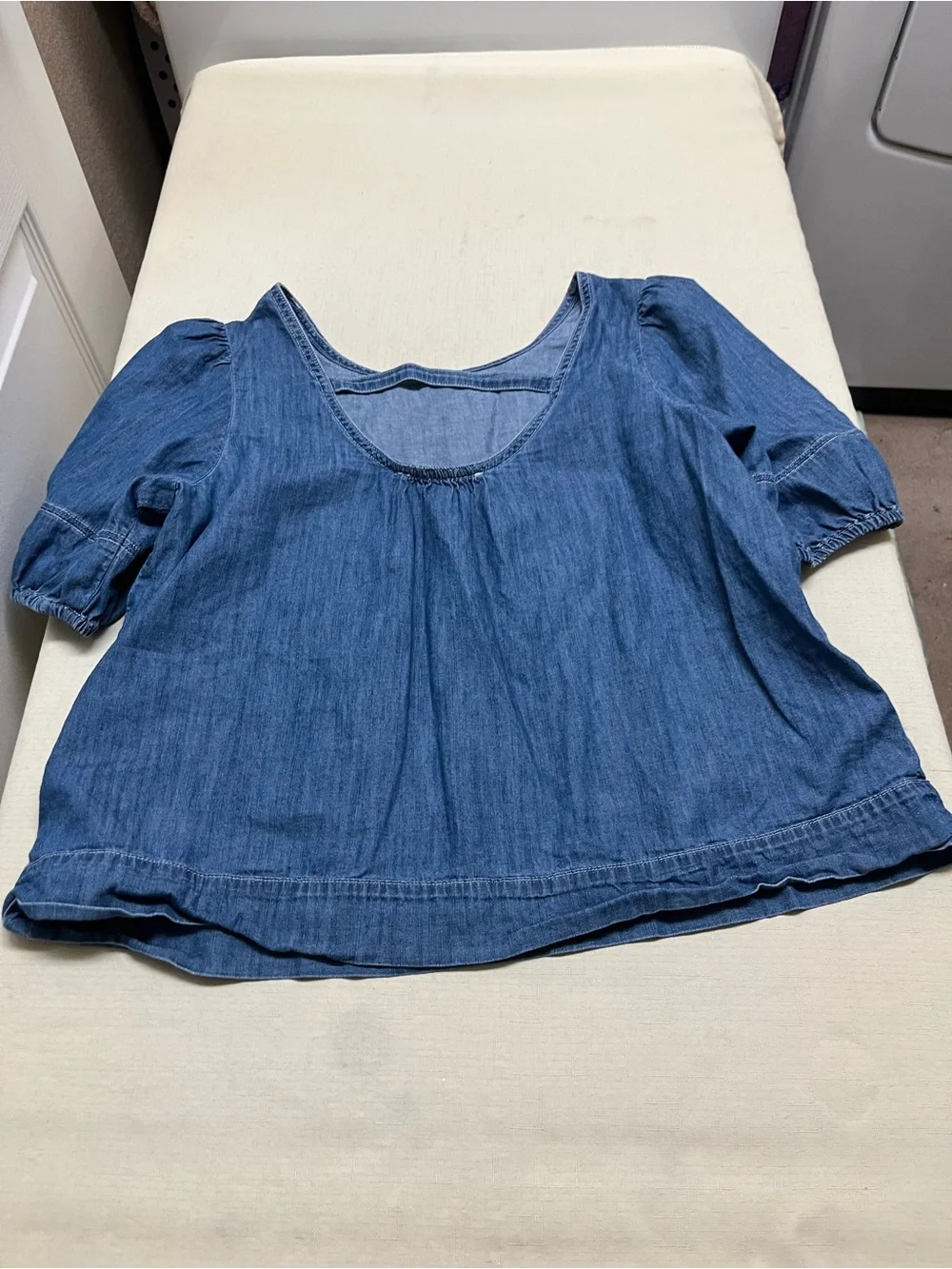 Loft L cotton puff sleeve chambray top